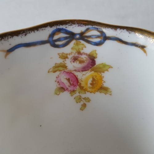 Coupe à thé et soucoupe comtesse Royal Albert Crown China #8374. Fleurs. ruban bleu - Photo 8/13