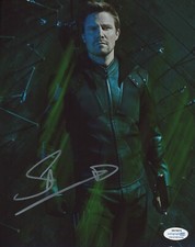 Stephen Amell Arrow Autographed Signed 8x10 Photo ACOA