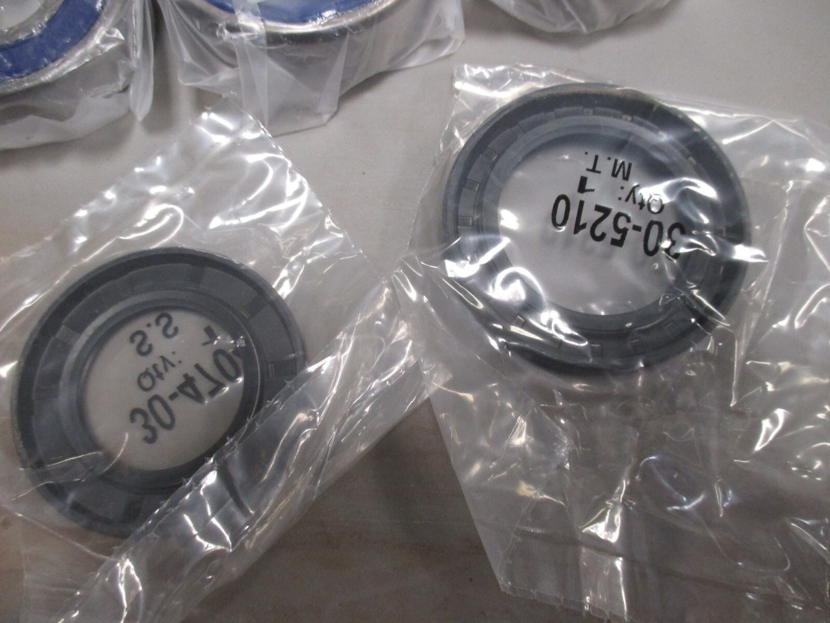 aaa*様 NOS Rear Wheel Seal & Bearing Kit Fits: Kawasaki ZX900 VN900