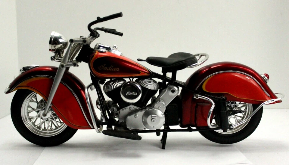 NewRay 1948 Indian Chief Motorcycle modelo escala 1/6 fundido (LEIA POR FAVOR) - Imagem 2 de 4