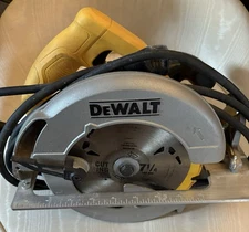 DEWALT 7-1/4" Circular Saw
