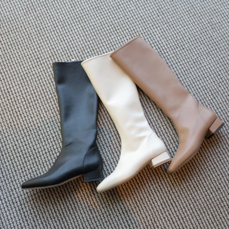 By Far Botas de Tacón Bajo, Elegantes Botas Altas de Cuero Viaje Dama Foto 2 de 4