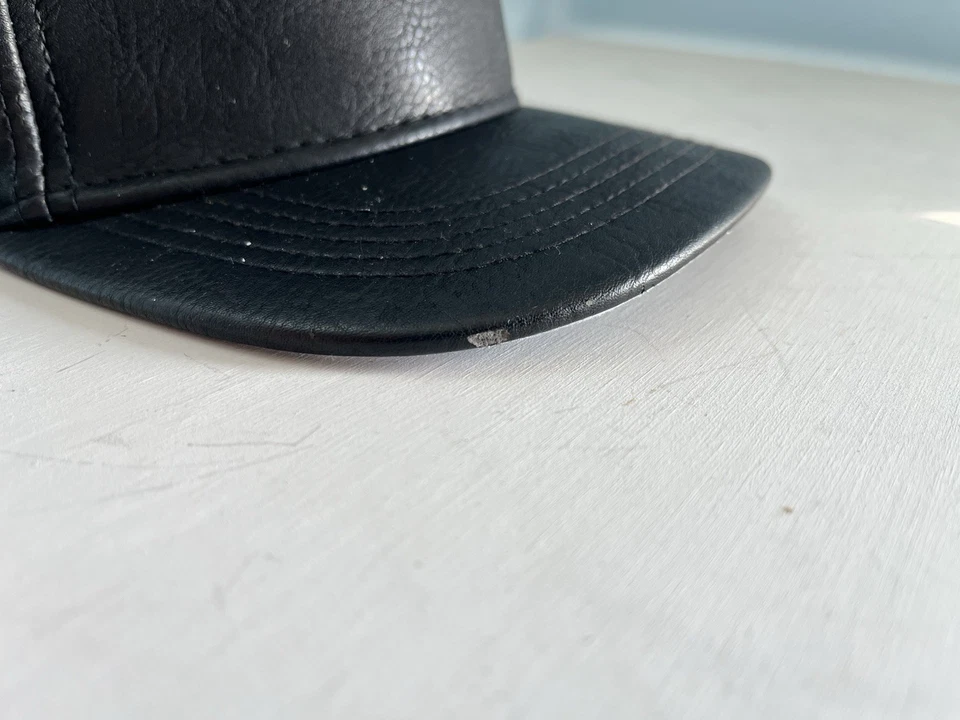 Gorra de diseñador ajustable de cuero negro Crooks & Castles talla única para hombre Foto 2 de 4