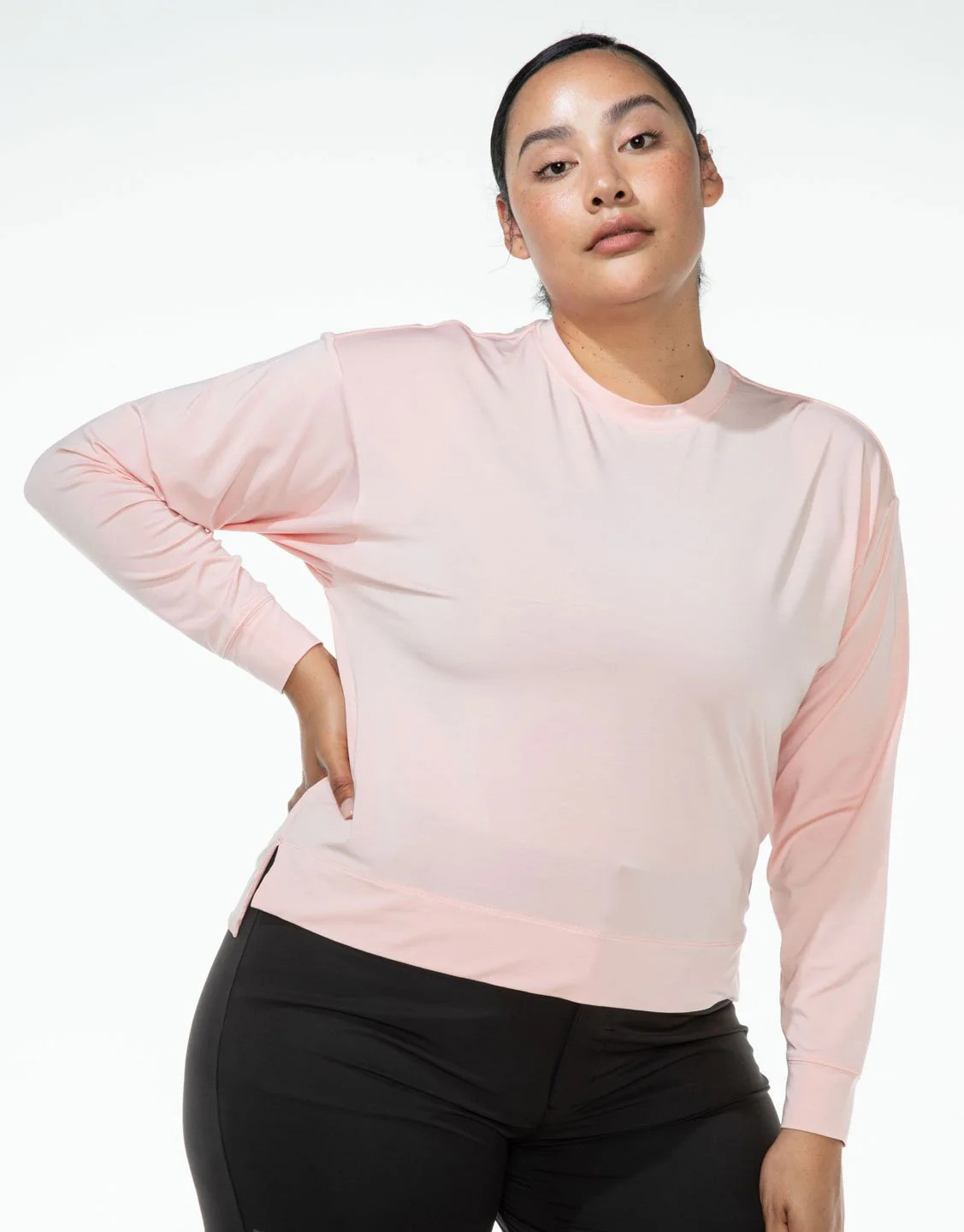 Машины для изготовления женской футболки Freedom Tech с длинным рукавом