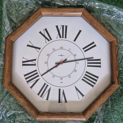 HOWARD MILLER QUARTZ 18'' HEXAGONAL CLOCK MADE in USA WALL MOUNT 622-866