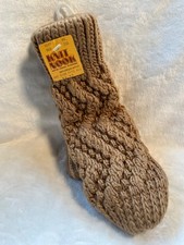 RARE F.W. WOOLWORTH FIND  RARE 1970S NEW VINTAGE HAND KNIT MITTENS  STYLISH 