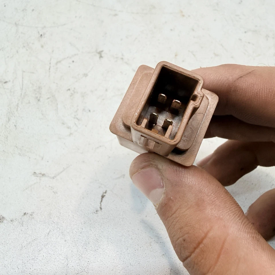 2018 - 2024 HONDA ODYSSEY BRAKE PEDAL STOP LIGHT SENSOR SWITCH OEM - Image 4 of 4