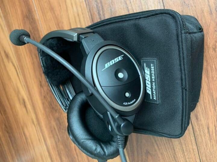 BOSE Aviation Headset A20 Bluetooth U174 Plugs and Bluetooth