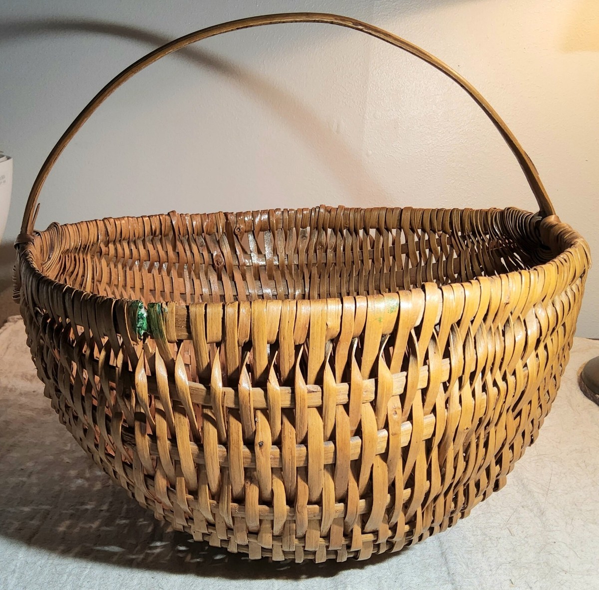 WONDERFUL OLD ANTIQUE HAND-WOVEN BASKET WITH HANDLE PROBABLY FROM 
