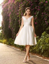 Vintage Knee-Length V Neck Beach Wedding Dress Beads Sequins Satin Bridal Gowns