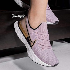 womens nike flyknit react
