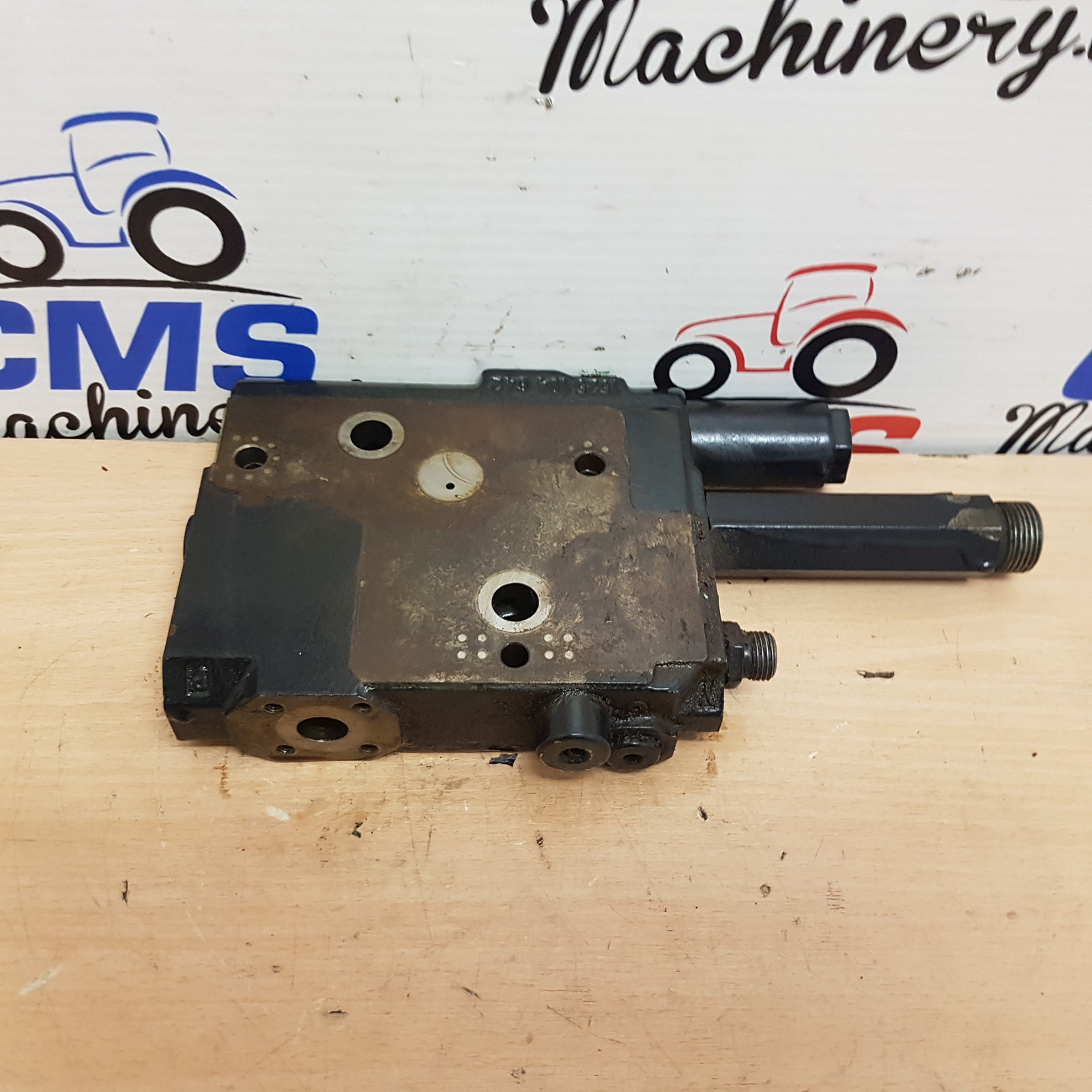 Case MXM & New Holland TM Series, Hydraulic Spool Valve 47123176  