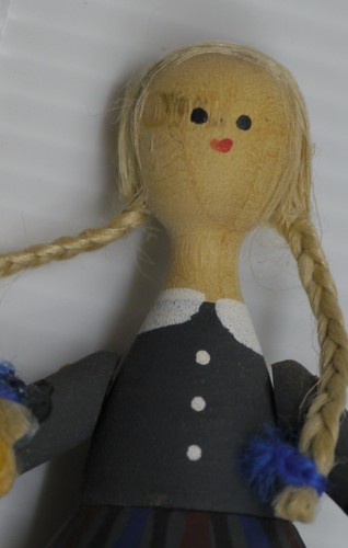 VINTAGE SUSI-LO MADE IN SWEDEN WOODEN FOLK ART DOLL, T. KLINTAS - Picture 3 of 5