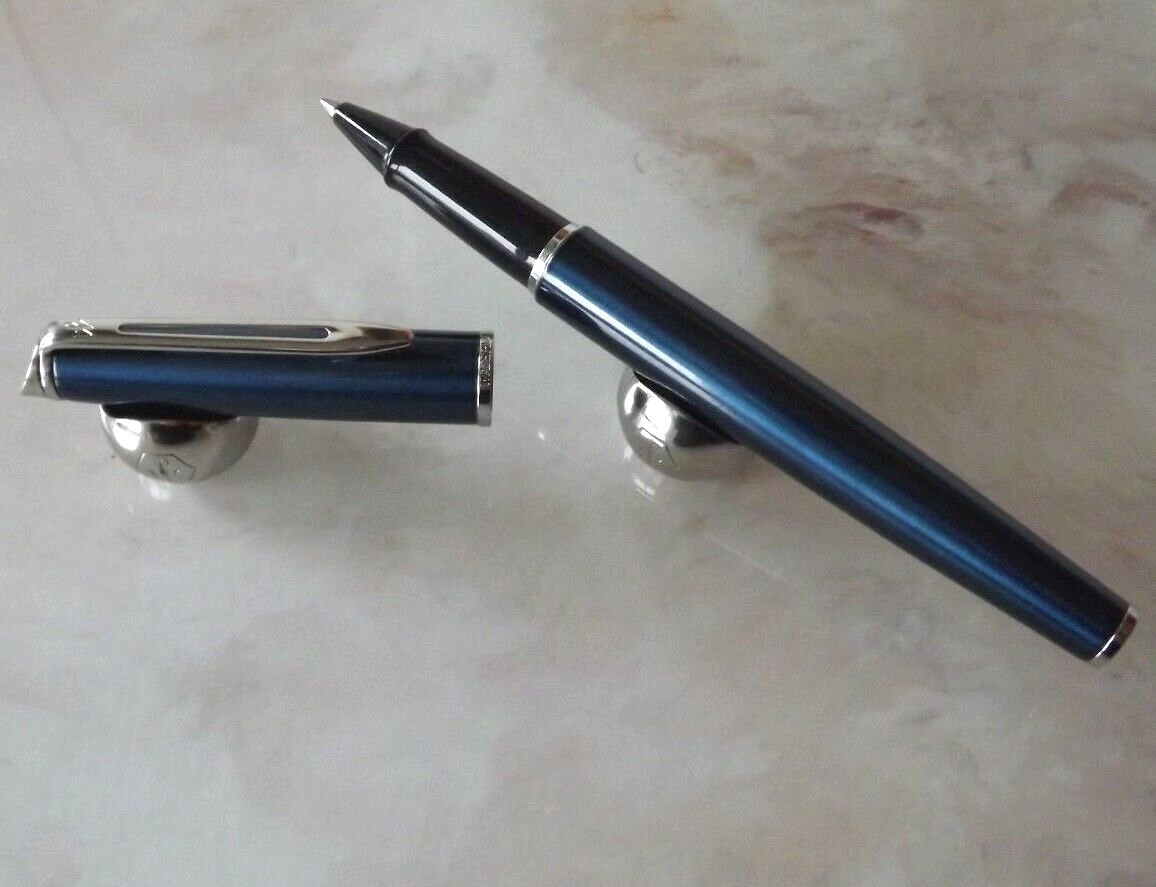 Waterman Hemisphere G604 stylo roller en laque noire et attributs dore précieux