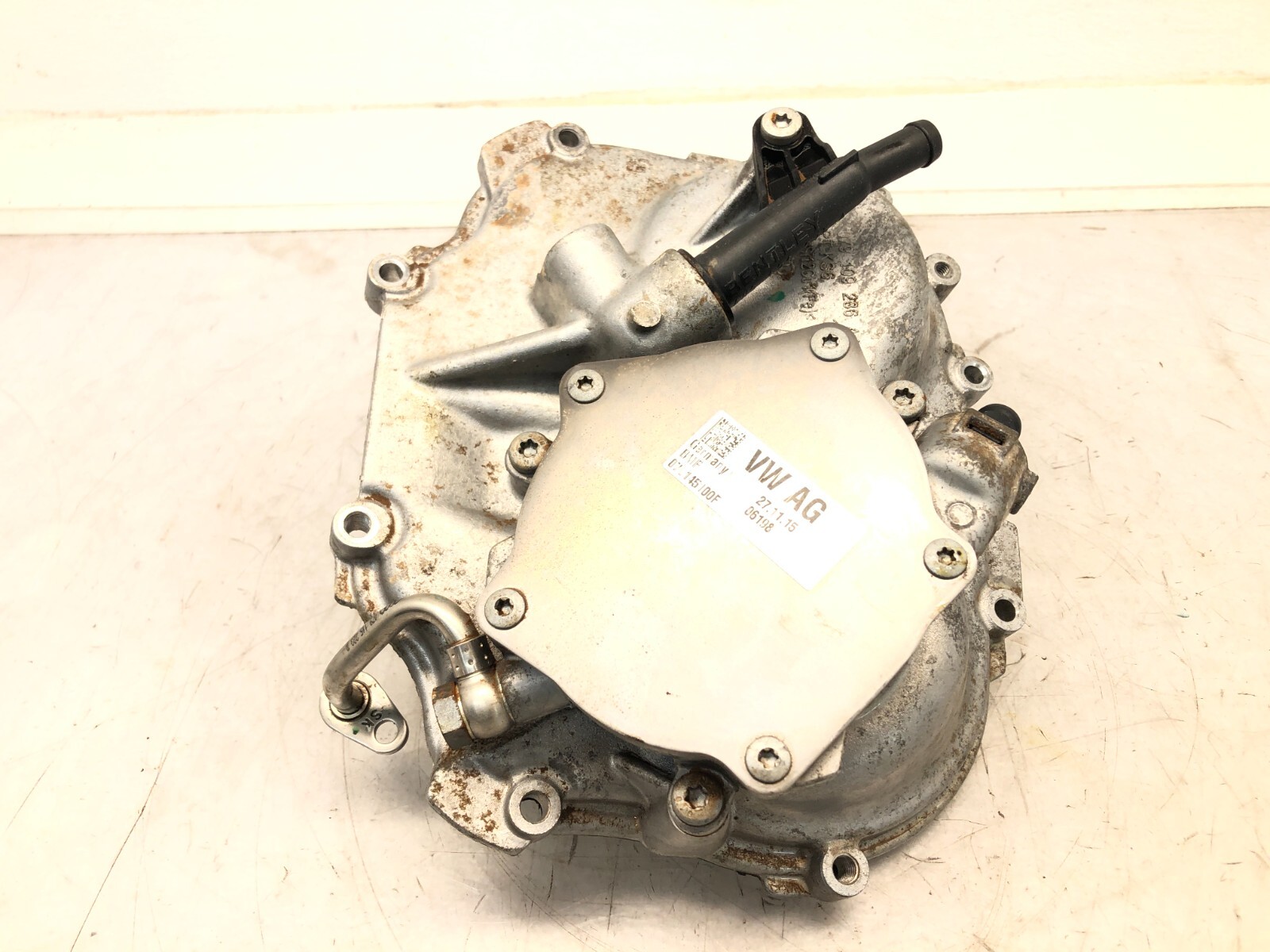 2014-2018 BENTLEY FLYING SPUR 4.0L V8 ENGINE CYLINDER HEAD TIMING CHAIN COVER OE