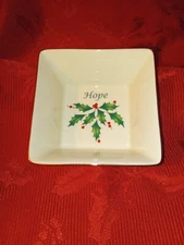 #63617, Lenox-American By Design Holiday Square Hope Dish, Holly Berries/Leaves