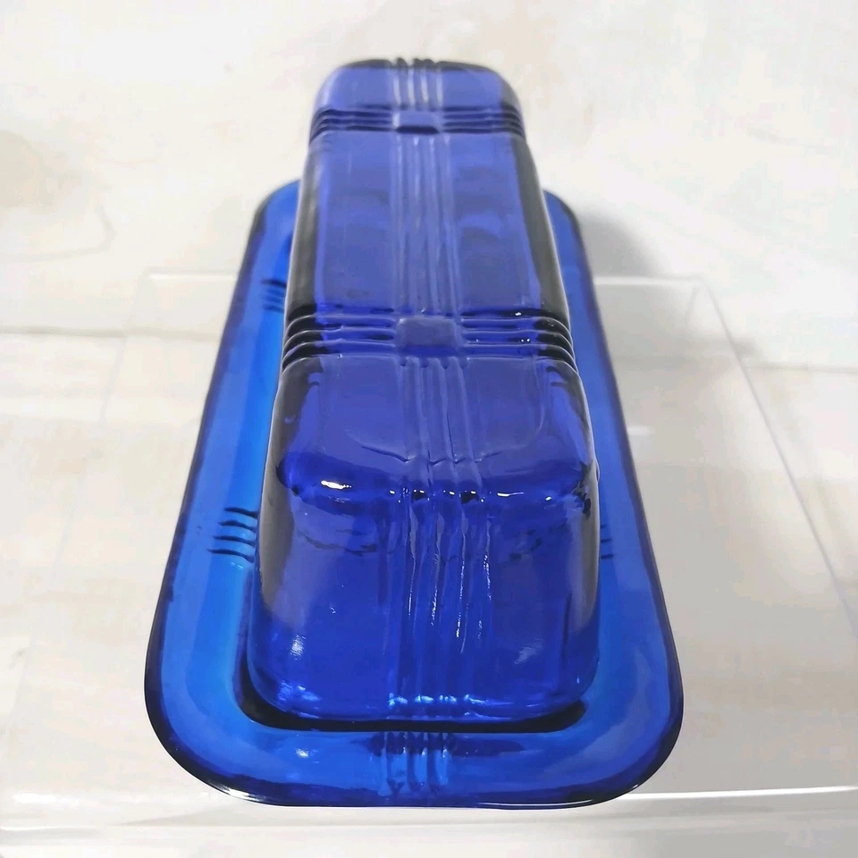 Vintage Hazel Atlas Cobalt Blue Criss Cross Rectangle 1 Lb. Butter Dish w/ Lid - Image 3 of 4