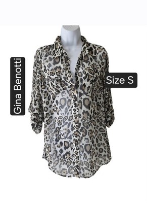 Women's Fashion Gina Benotti blouse size Small  animal print Longsleeve Pockets 