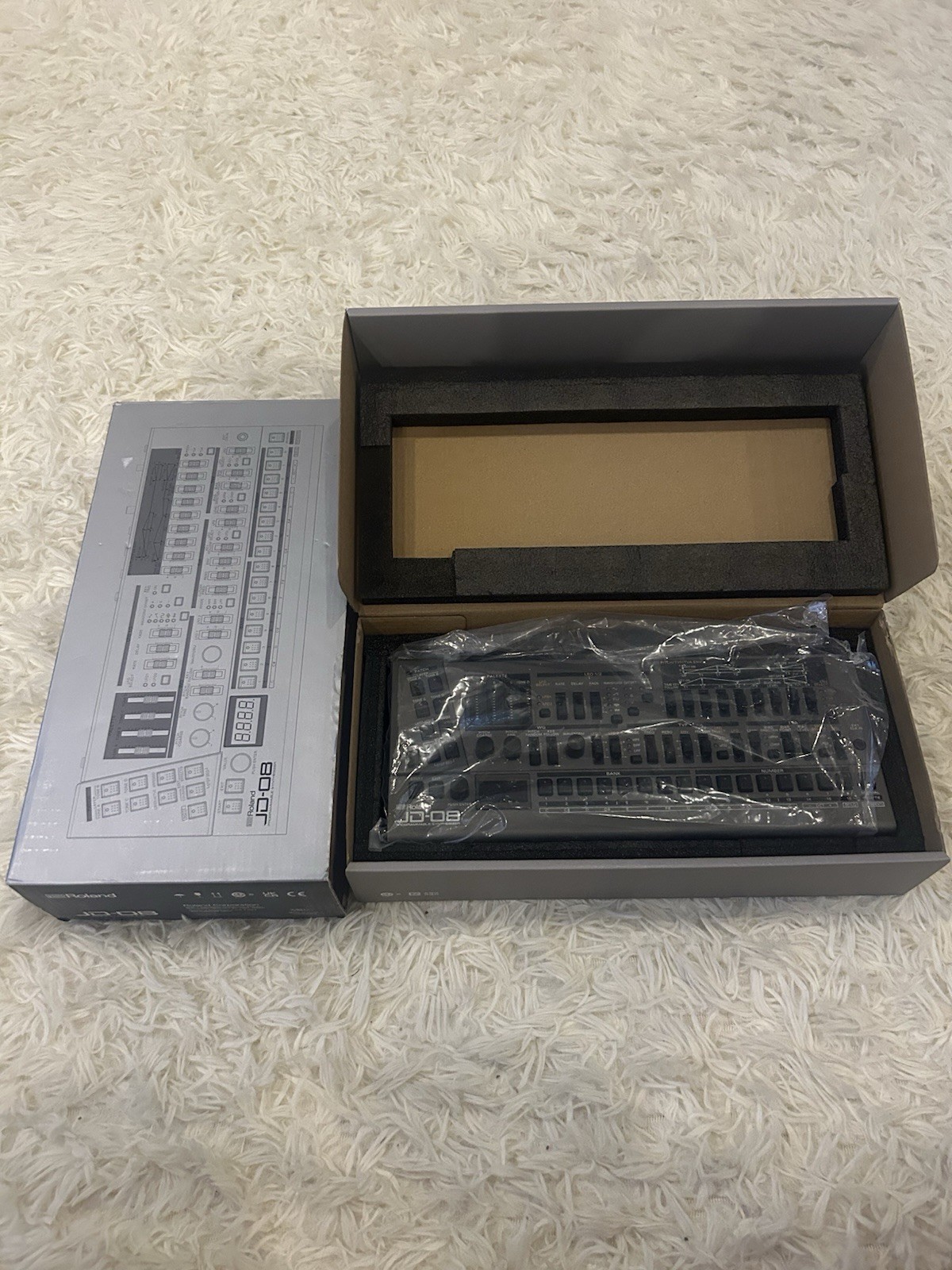 Roland JD-800 vintage synth equipment - eBay listing photo 2