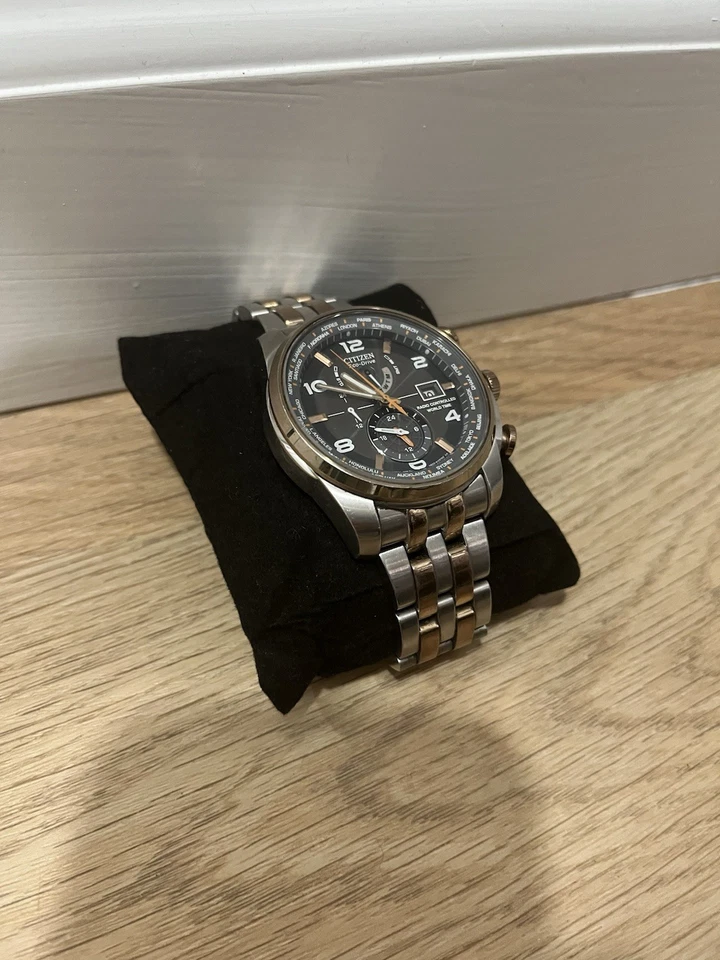 Reloj Citizen Eco-Drive Hombre 42mm H820-S087228 Radiocontrolado Hora Mundial 7.25" Foto 2 de 4