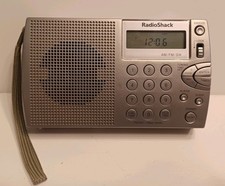 Vtg Radio Shack Travel Radio 20-125 AM/FM/SW Portable Receiver- Tested