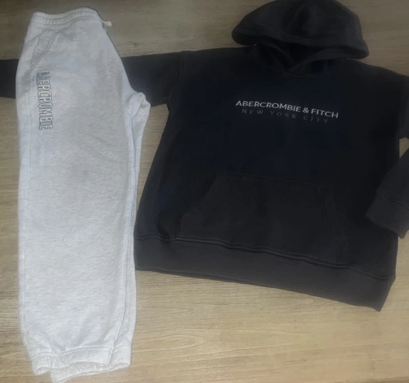 Sudadera con Capucha ABERCROMBIE KIDS Calce Relajado y Logo JOGGERS Niño 11/12 Gris/Negro Foto 2 de 4
