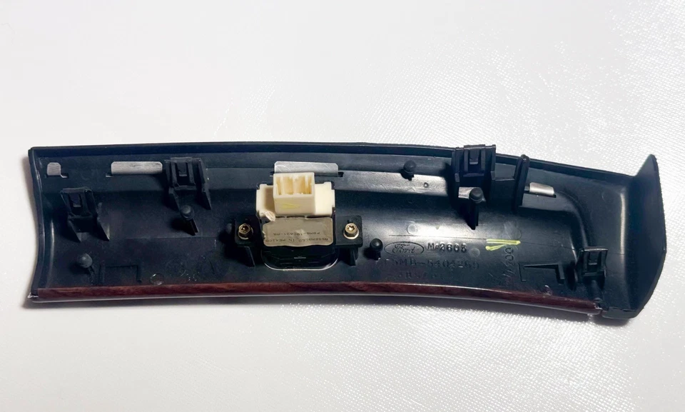 Gris 03-11 MERCURY GRAND MARQUIS LADO DEL CONDUCTOR IZQUIERDO TABLERO MOLDURA 5W33 5404269 DA32N4 Foto 2 de 2