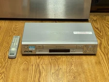 NR-Sony VCR SLV-N700 VHS Player w/Remote **Excellent condition!**