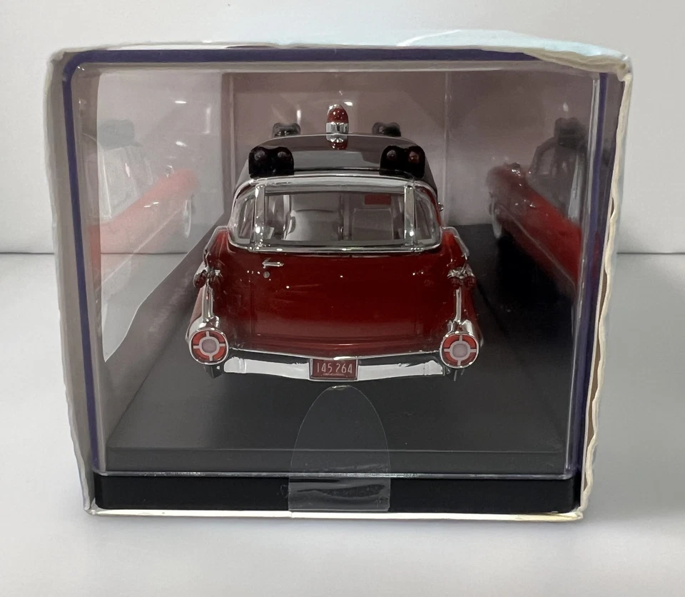 1/43 NEO CADILLAC S&S SUPERIOR AMBULANCE CHICAGO F.D. 1959 NEW - Image 3 of 4