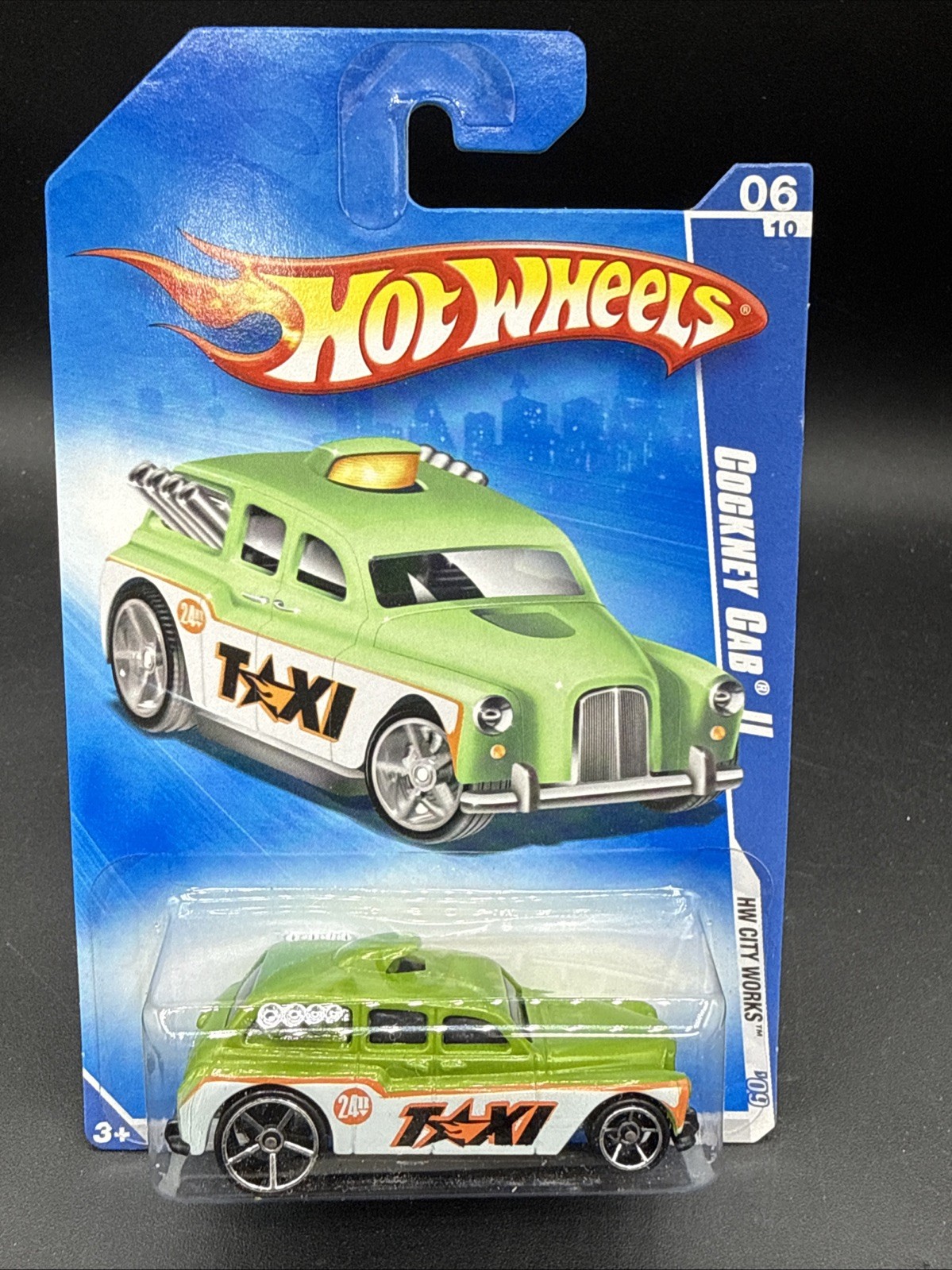 2009 Hot Wheels GREEN COCKNEY CAB II HW City Works 112/190 MANY MORE