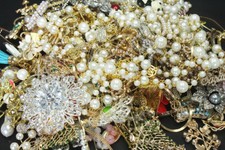 All the wearable items resold in the jewelry section are in perfect condition