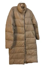 Amazon Essentials Women’s Lightweight Water-Resistant Puffer Winter Jacket Sz M