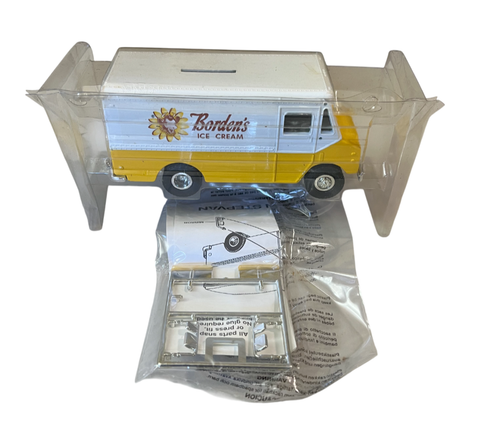 ERTL COLLECTIBLES 1996 Borden’s Ice Cream Truck Metal Bank 6 inches - Picture 5 of 16