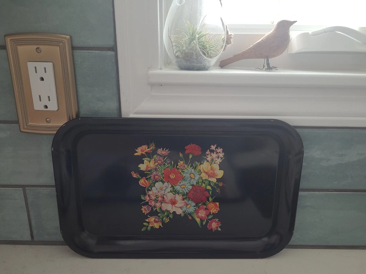 4 Vintage Matching Metal TV Trays Flowers Black No Legs. 13 8