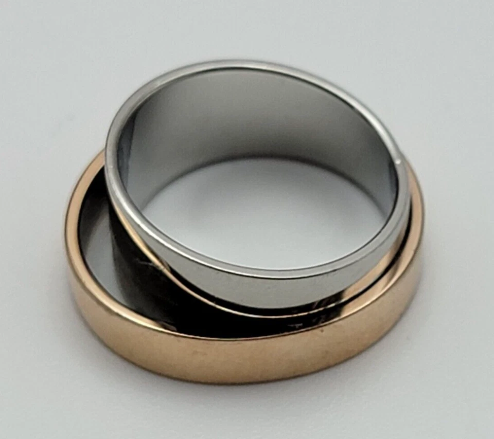 Anillo doble bicolor plata y oro Calvin Klein talla 7 logotipo unisex Foto 2 de 4