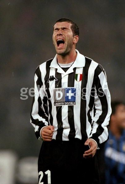 1998-99 JUVENTUS Home L/S No.21 Zidane UEFA CL jersey BNWT 1998-99 JUVENTUS Home L/S No.21 Zidane UEFA CL jersey BNWT