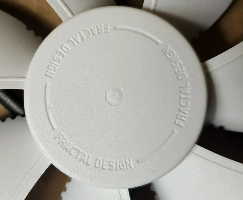 FRACTAL DESIGN DYNAMIC GP-14 140MM 1000RPM 3PIN PC CASE FAN NEW - Image 4 of 4