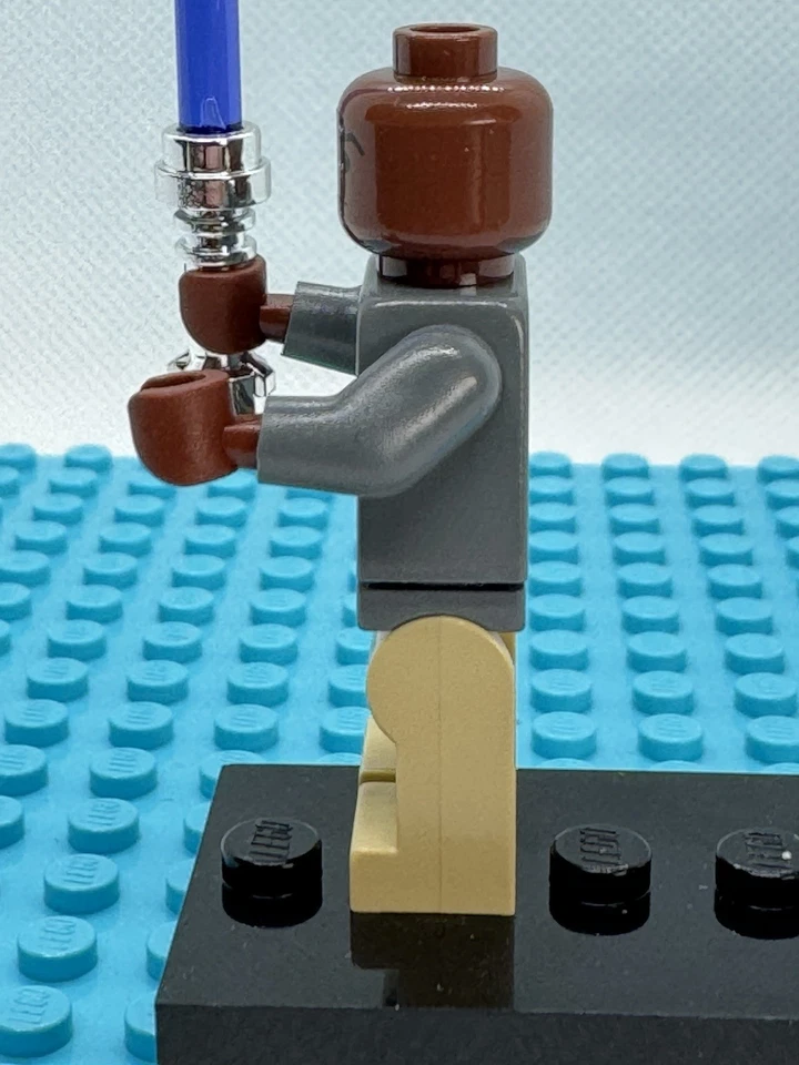 Минифигурка LEGO Star Wars: Non Light Up Mace Windu Sw0148 (W хромированный световой меч) - Изображение 3 из 4