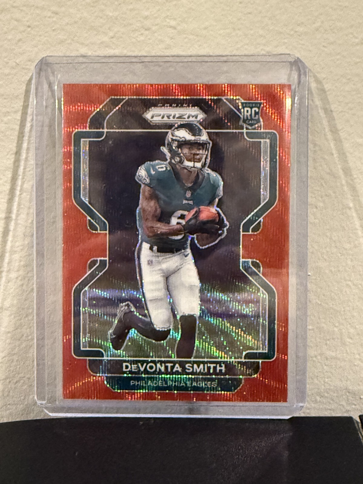 2021 Panini Prizm #335 DeVonta Smith Red Wave #/149
