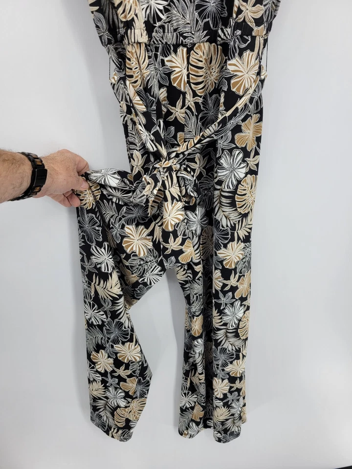 Mono para mujer Jill grande pequeño negro tostado floral sin mangas boho fluido Foto 3 de 4