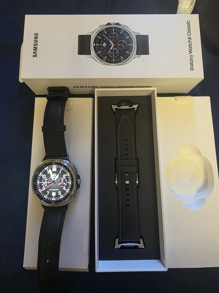 Samsung Galaxy Watch8 Classic 46mm Stainless Steel Black (2025) MINT CONDITION - Image 2 of 3