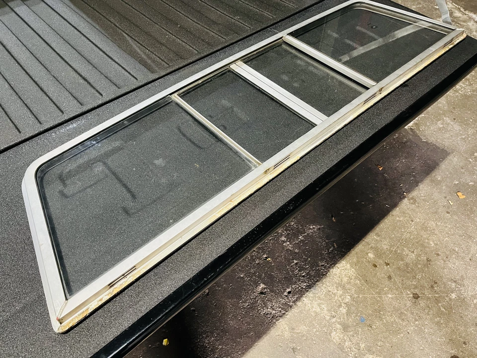 Conjunto de vidrio ventana trasera corredera AMC J10 J20 1975-88 Jeep serie J con marco OEM Foto 2 de 3