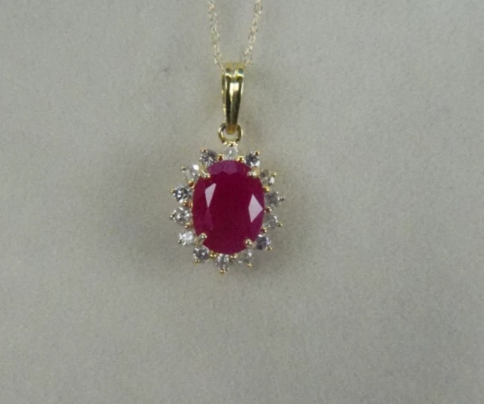 Ожерелье с подвеской из желтого золота 14 карат с натуральным бирманским красным рубином и бриллиантами 2,25 карата - Изображение 2 из 4