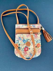 tiny backpack for cat to wear