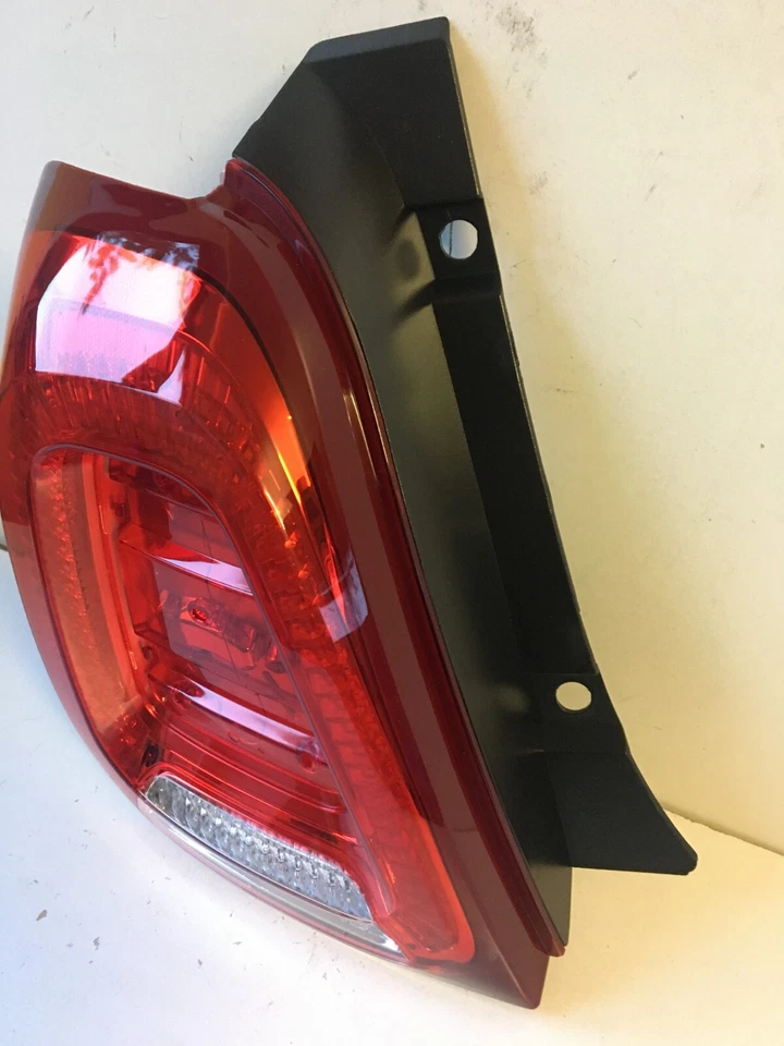 LÂMPADA TRASEIRA FIAT 500 LADO ESQUERDO DO PASSAGEIRO 2015-2020 - Imagem 3 de 4