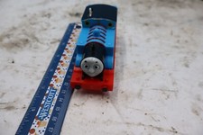 works 2009 THOMAS THE TRAIN  FRIENDS TRACKMASTER  1 BLUE TANK ENGINE