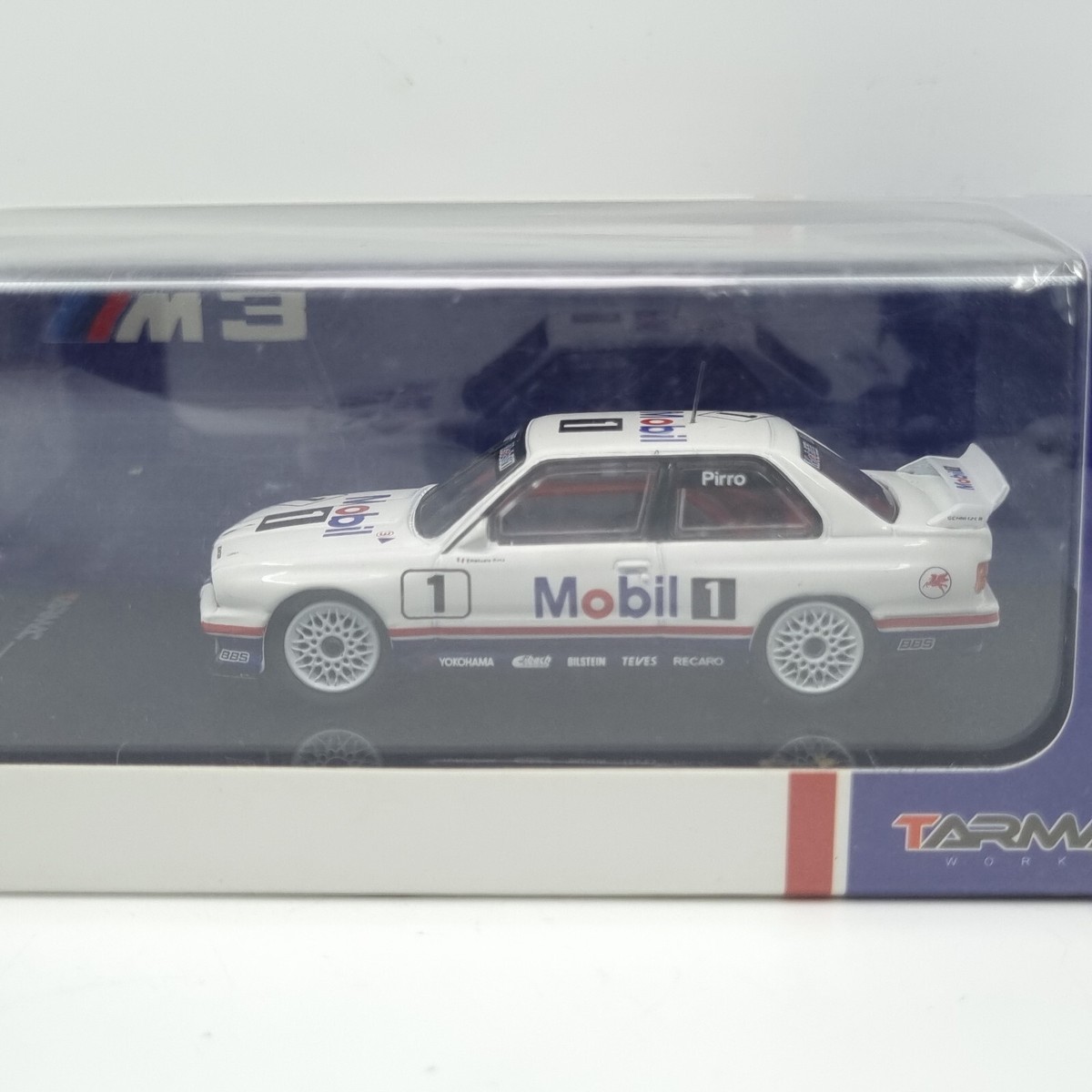 TARMAC WORKS 1992 BMW M3 E30 #1 MOBIL 1 WINNER MACAU GUIA