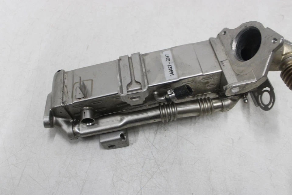 Válvula de escape BMW X5 2014-2018 OEM 7 823 210 07 Foto 3 de 4