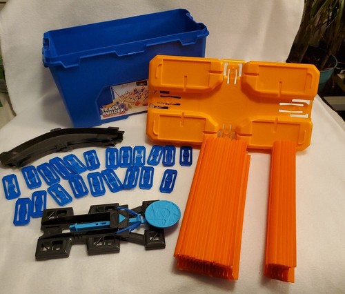 Hot Wheels Spur Teile und Zubehör Menge ~ 48 Stck. Spur, Launcher, Stecker