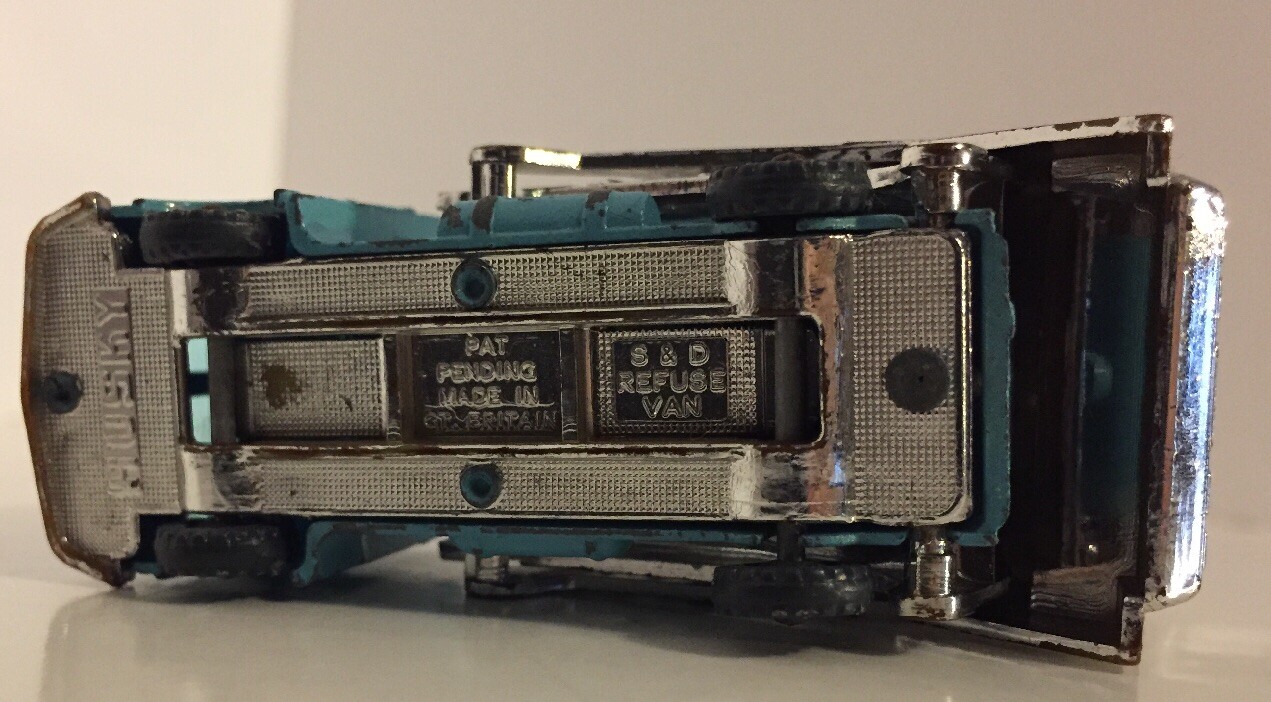 Vintage Husky S & D Refuse Van England Great Britain Die Cast Blue Tint Windows thumbnail 7